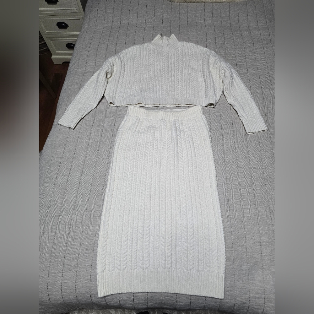 Banana Republic Cream Cable Knit Skirt Set